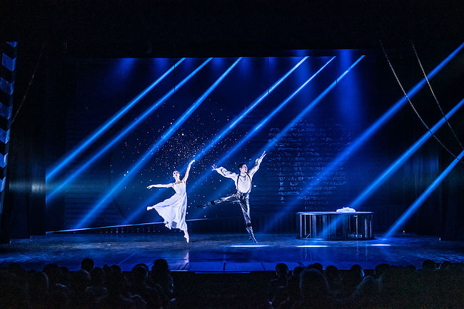 Premiere of the vocal and choreographic performance “Pugachev” based on the story of A.S. Pushkin "The Captain’s Daughter". Lipetsk, Russia. December 14, 2018.

Above the Stage: Masha Mironova - Ekaterina Golovanova. Peter Grinev - Rostislav Podoprigora. State Dance Theater "Cossacks of Russia".